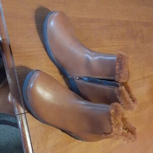 Brown Winter Ankle Boots with Fur Detail